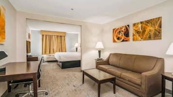 Deluxe Studio Suite, 1 King Bed with Sofa bed | Desk, blackout drapes, iron/ironing board, free WiFi
