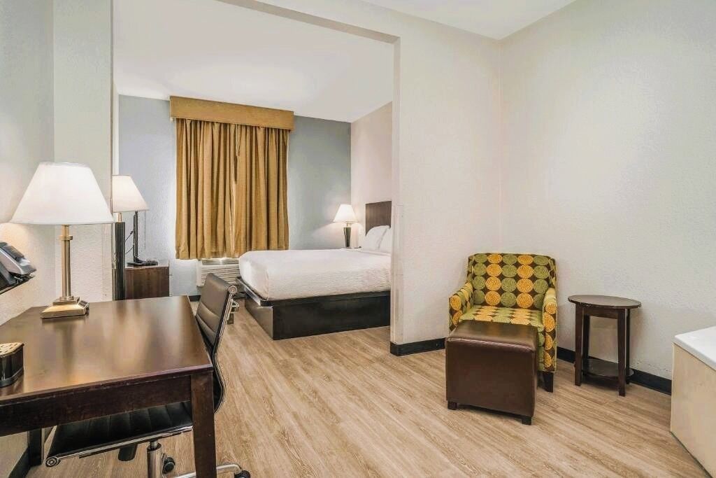 Desk, blackout drapes, iron/ironing board, free WiFi