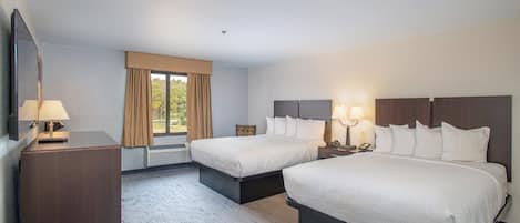 Chambre Deluxe, 2 grands lits, non-fumeurs | Bureau, rideaux occultants, fer et planche Ă repasser, Wi-Fi gratuit