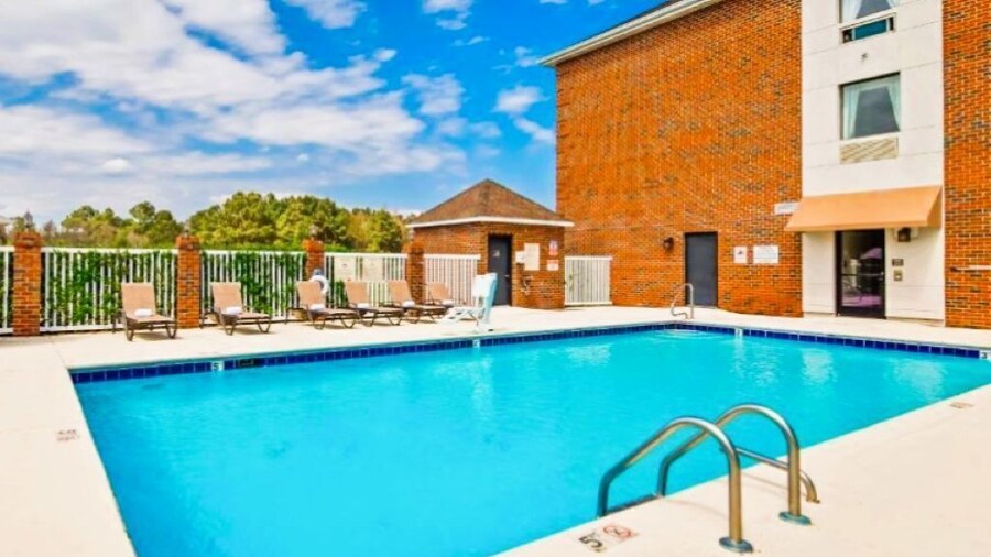 The Windstar Hotel - Near Emerald Isle