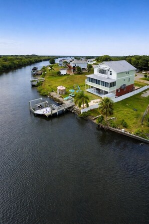 Exterior - UltraLuxury Stays  Sleeps 22  Tampa FL (Tampa)