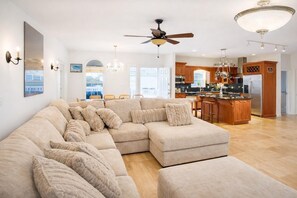 Smart TV - UltraLuxury Stays  Sleeps 22  Tampa FL (Tampa)