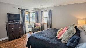 2 bedrooms, iron/ironing board, travel cot, free WiFi - Turnberry Cottage~New Listing~Pointe Royale~Pools/Hottub (Branson)