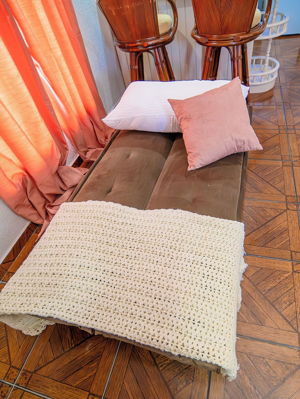 1 soverom, strykejern/-brett, wi-fi (inkludert) og sengetøy