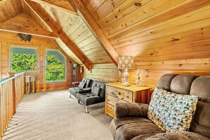 Interior - NEW! Wandering Bear-PRIVATE 3BR/3BA Cabin w/ HT & FP (Sevierville)