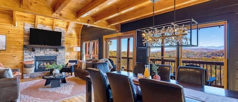 House (6 Bedrooms) | Interior