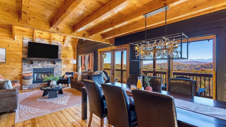 Game Room, Hot Tub & 3 Decks w/ Smoky Mountain Views Raccon Ridge by Avantstay