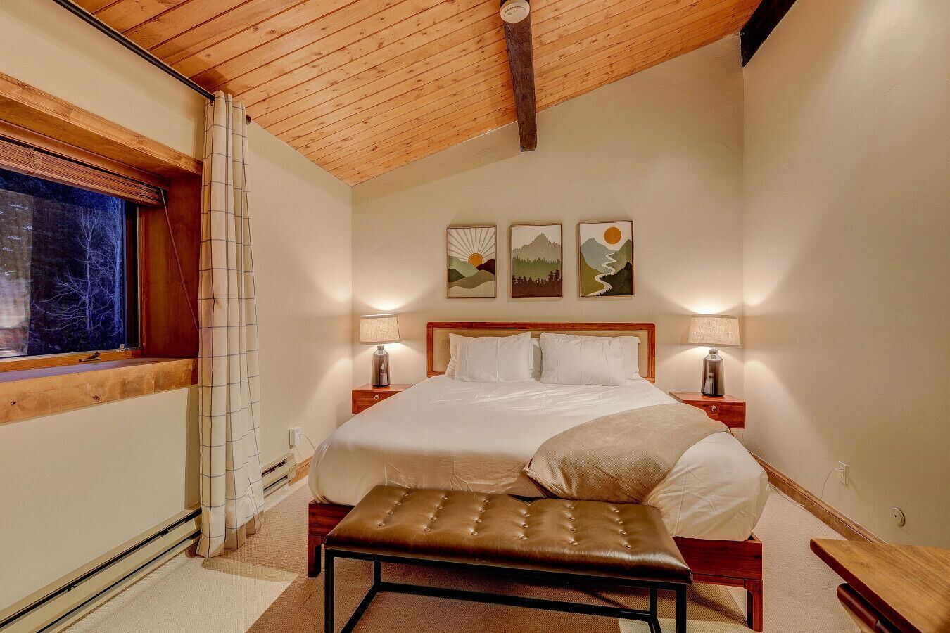 3 chambres, bureau, Wi-Fi, literie fournie