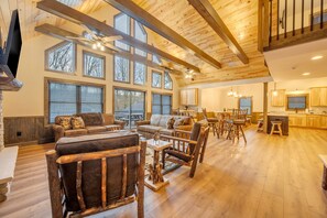 Smart-TV, Kamin, Videospiele