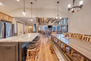 Dining - Poseidon 9BR Indoor Pool, Mini Golf, Elevator, Sleeps 30 (Lake Harmony)
