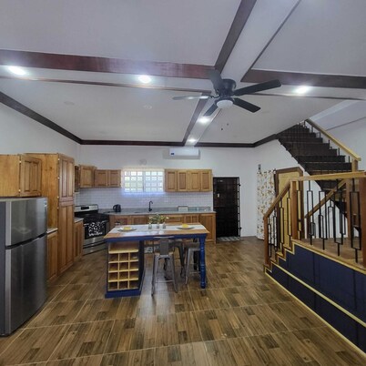 A Modern Minimalist Haven!