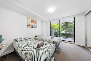 2 bedrooms, iron/ironing board, free WiFi, bed sheets - 2BR Apt w Parking | Walk to ICC & Darling Harbour (Ultimo)