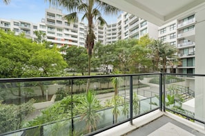 Property grounds - 2BR Apt w Parking | Walk to ICC & Darling Harbour (Ultimo)