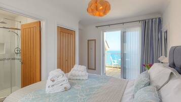 3 bedrooms, individually decorated, individually furnished, free WiFi