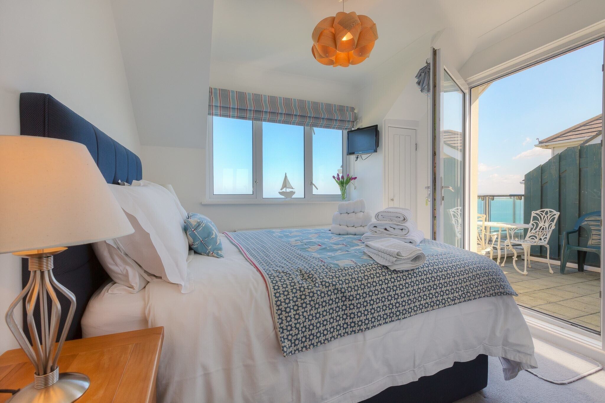 3 dormitorios, decoración individual, mobiliario individual