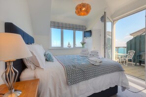 3 habitaciones, decoración personalizada y muebles diferentes 