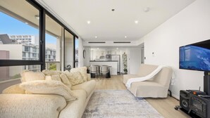 TV - KozyGuru | Waterloo | Designer Pad with City Views (Waterloo)