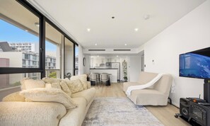 TV - KozyGuru | Waterloo | Designer Pad with City Views (Waterloo)