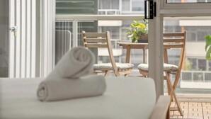 1 bedroom, iron/ironing board, WiFi, bed sheets - KozyGuru | Waterloo | Designer Pad with City Views (Waterloo)