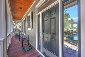 Terrace/patio - Flip Flop Inn by Sandpiper | Near Beach (Seabrook Island)