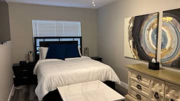 3 chambres, fer et planche à repasser, accès Internet, draps fournis