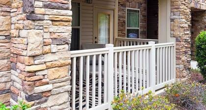 Stylish 1-Bedroom in Steele Creek area near Airport and Shopping!