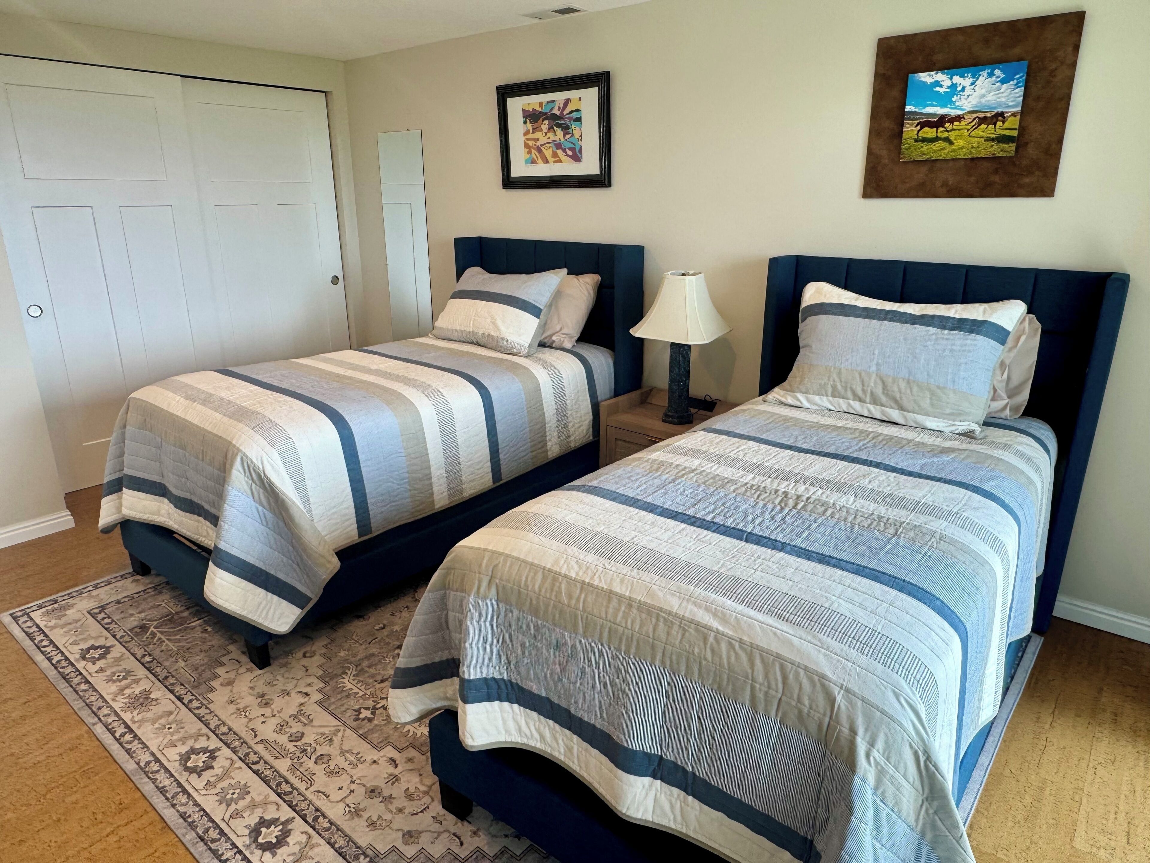 4 bedrooms, desk, iron/ironing board, travel crib
