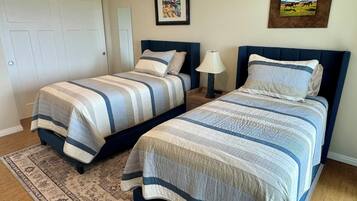 4 bedrooms, desk, iron/ironing board, travel crib