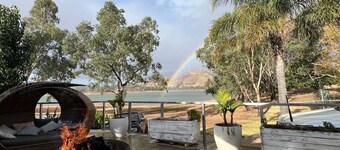 Lakefront Palms - Lakefront living, pet friendly home