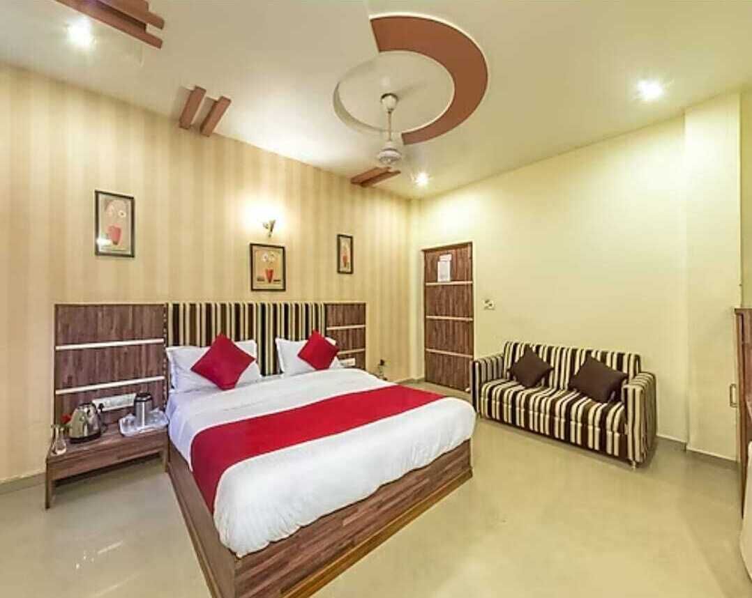 Deluxe Double Room | Iron/ironing board, free WiFi
