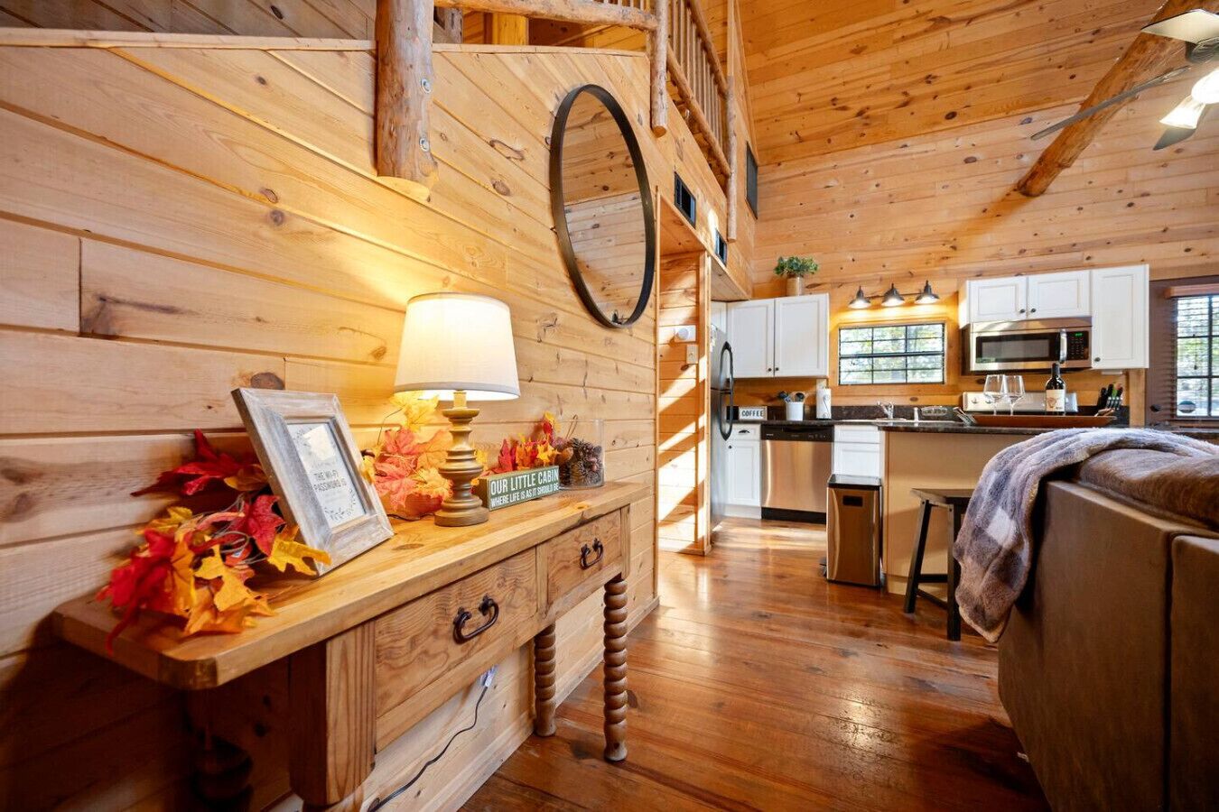 Una televisión, una chimenea