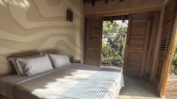 4 bedrooms, in-room safe, desk, iron/ironing board