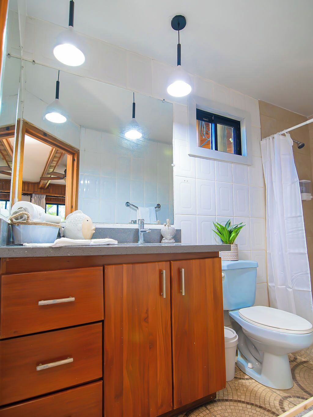 Hårføner, håndklær, såpe og sjampo