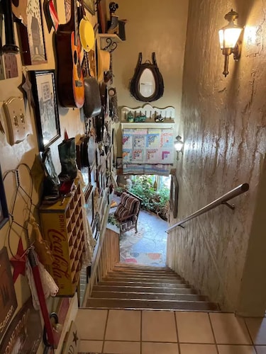 Elkhart's Historic and Comfy Cottage Inn