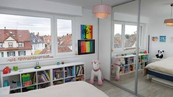 Apartment | 3 bilik tidur, ruang kerja komputer riba, seterika/papan seterika