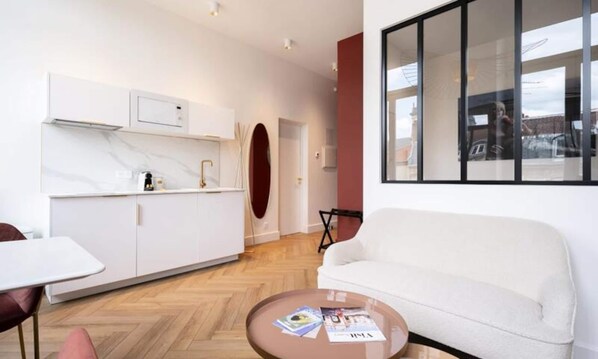 Living area - Apartment in Nancy Near Place Stanislas (Nancy)