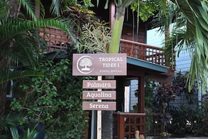 Exterior detail - West Bay Room • Pool • Fridge • Shuttle • Dive 10% (West Bay)