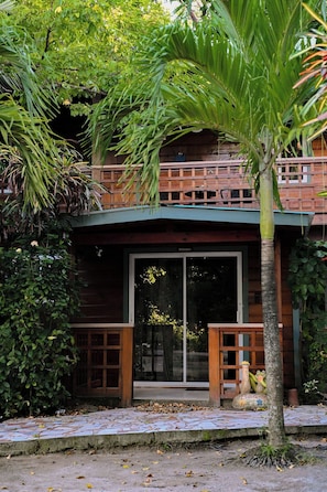 Exterior detail - West Bay Room • Pool • Fridge • Shuttle • Dive 10% (West Bay)