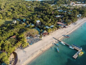 Liegestühle, Strandtücher