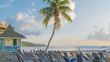 Liegestühle, Strandtücher