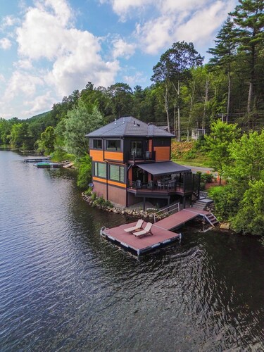 Modern Lakefront Berkshire Lakefront Retreat / Swim & Relax Close to Tanglewod