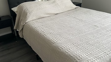 4 chambres, fer et planche à repasser, Wi-Fi, draps fournis