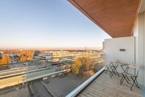 Outdoor dining - Blueground | Leopoldstadt, pool, nr Prater (Vienna)
