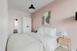 1 bedroom, iron/ironing board, WiFi, bed sheets - Blueground | Leopoldstadt, pool, nr Prater (Vienna)