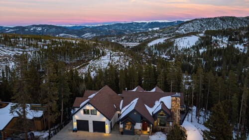 Skate Bowl, Climbing Wall, Arcade Breckenridge Adventure Chalet by Avantstay