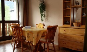 Dining - Cl349 - Studio for 4 People in the Center of Les Carroz (Araches-la-Frasse)
