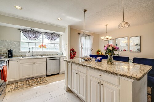 5-bedroom house in charming Fort Washington with fitness room, AC