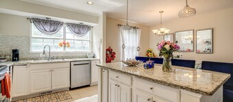 5-bedroom house in charming Fort Washington with fitness room, AC