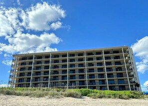 Exterior - Stunning oceanfront condo with breathtaking views @ Vistana Beach Club (Jensen Beach)
