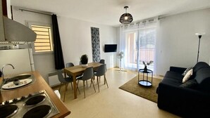 Living area - Apartments for 6 People (Avene)